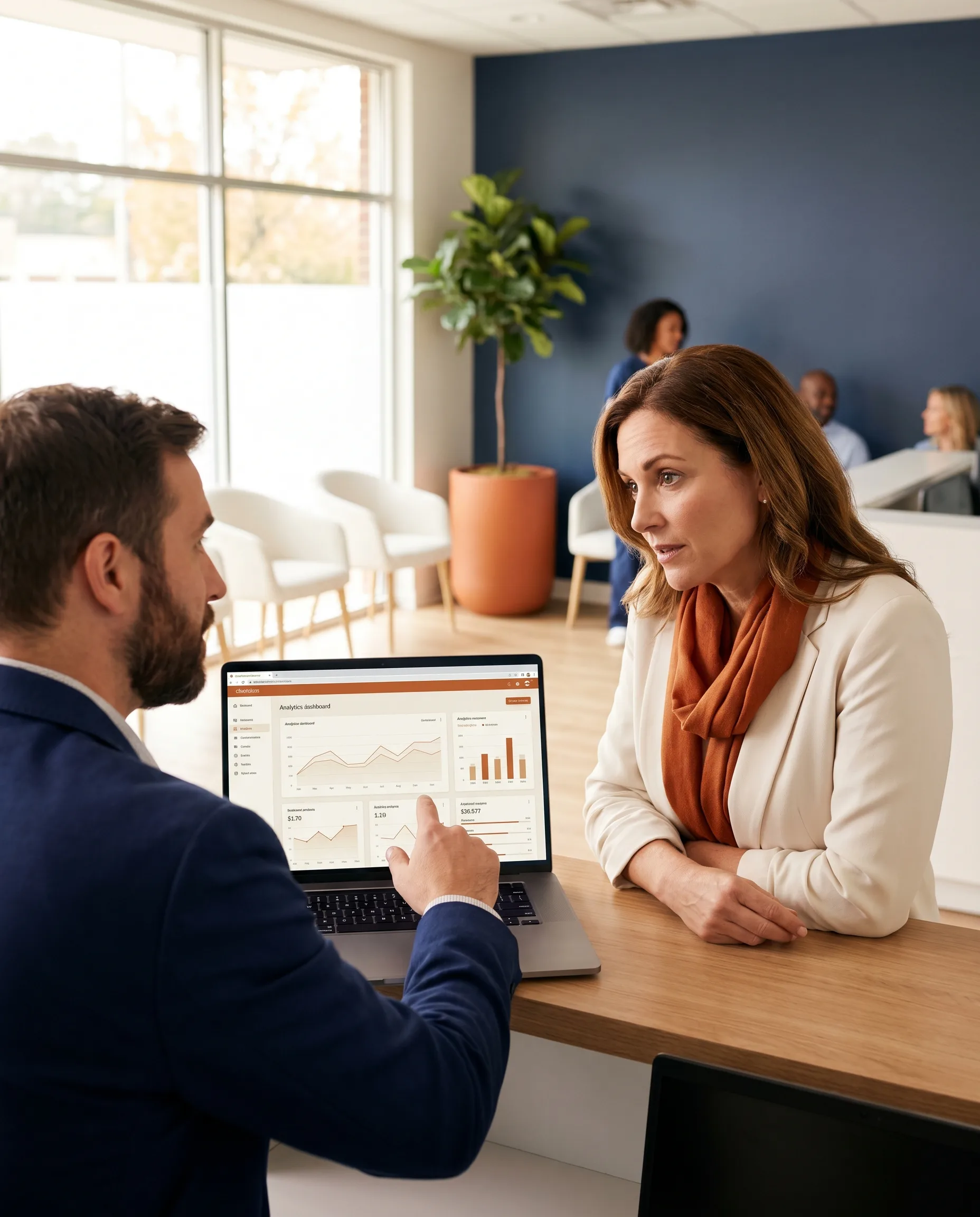 Consultor INTELICODE em reunião
